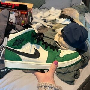 Nike Air Jordan Retro I 1 Mid SE Pine Green Black Sail Men’s 11.5